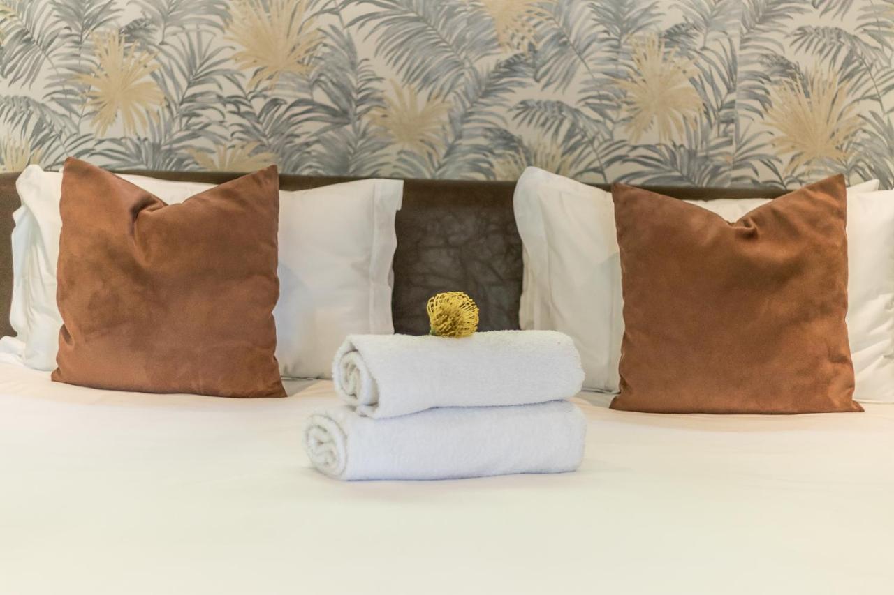 51 On Camps Bay Hotel Cape Town Bagian luar foto