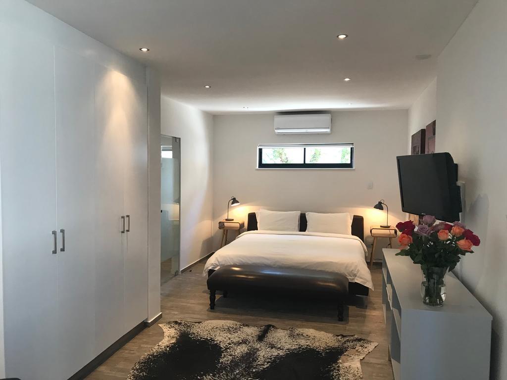 51 On Camps Bay Hotel Cape Town Bagian luar foto
