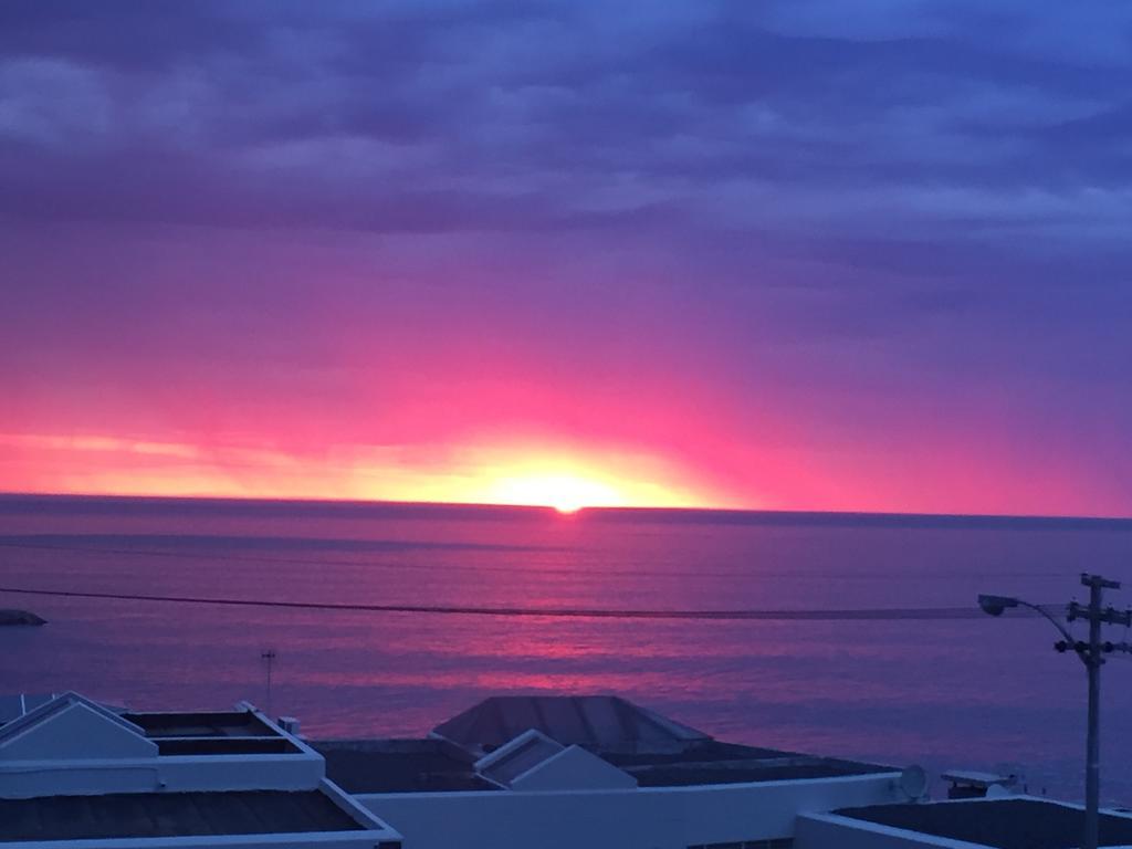 51 On Camps Bay Hotel Cape Town Bagian luar foto